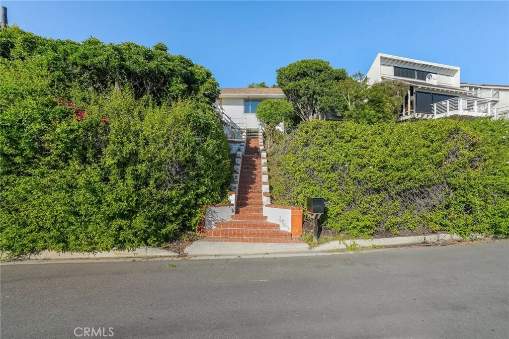 750 Coast View Drive