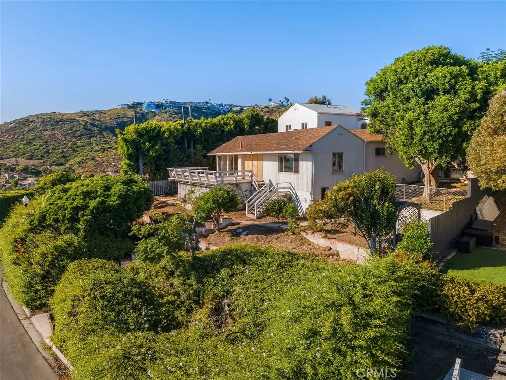 750 Coast View Drive