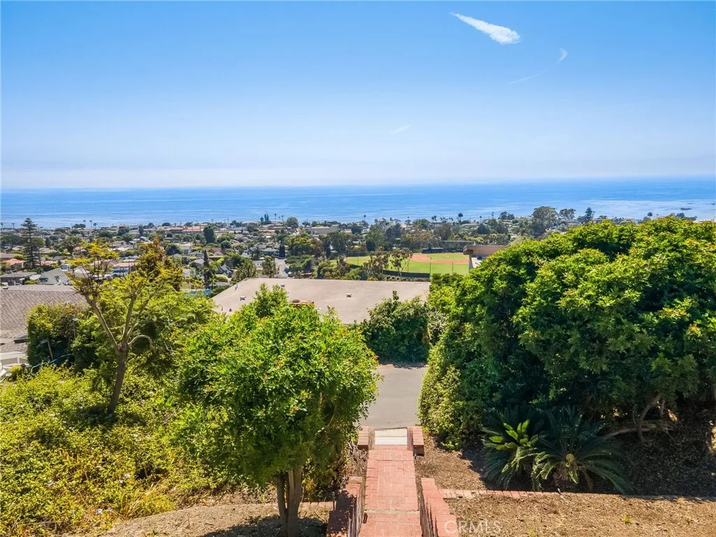 750 Coast View Drive
