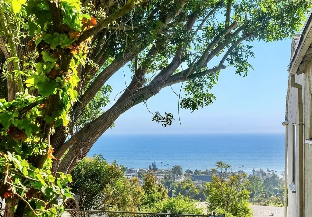 750 Coast View Drive
