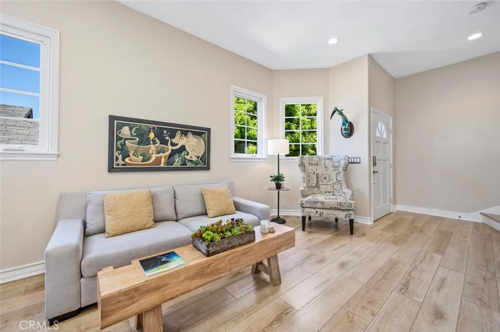 438 3rd Street