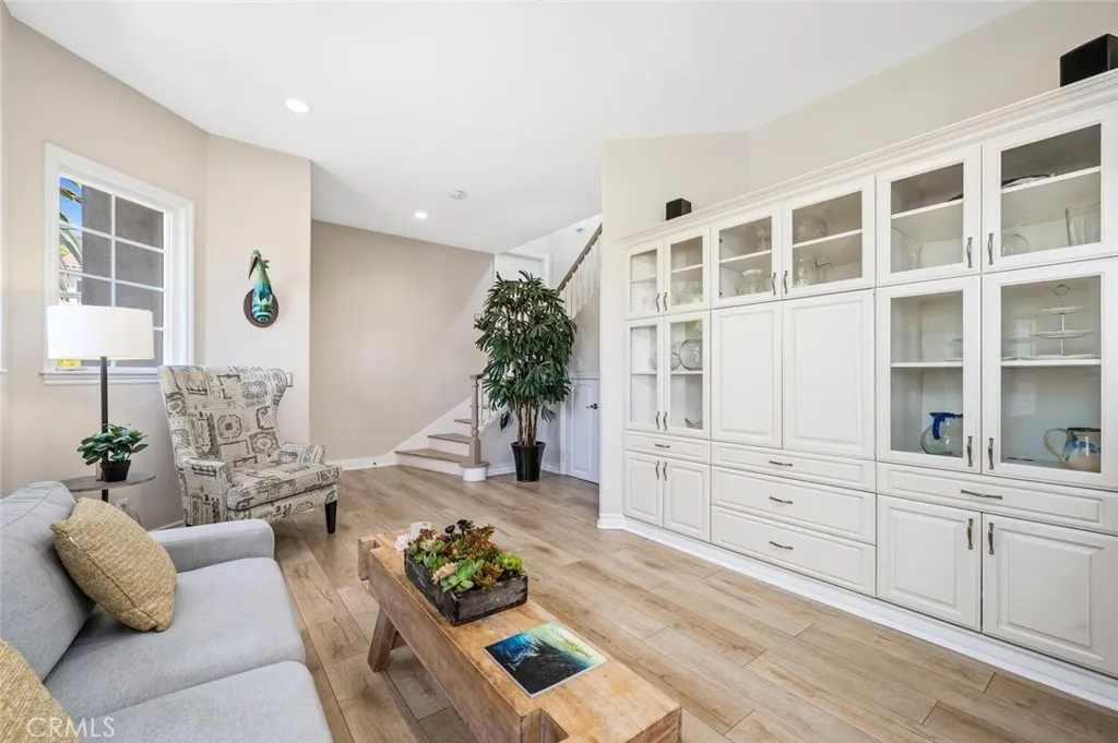 438 3rd Street