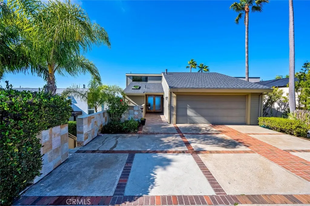 1135 Katella Street