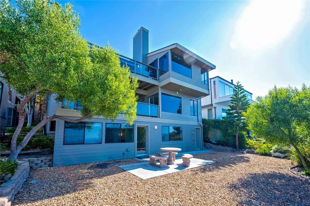 1135 Katella Street