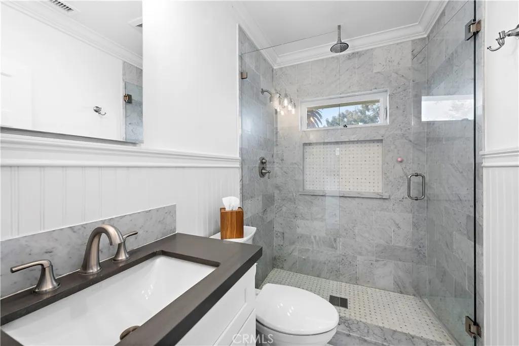 1930 Catalina St