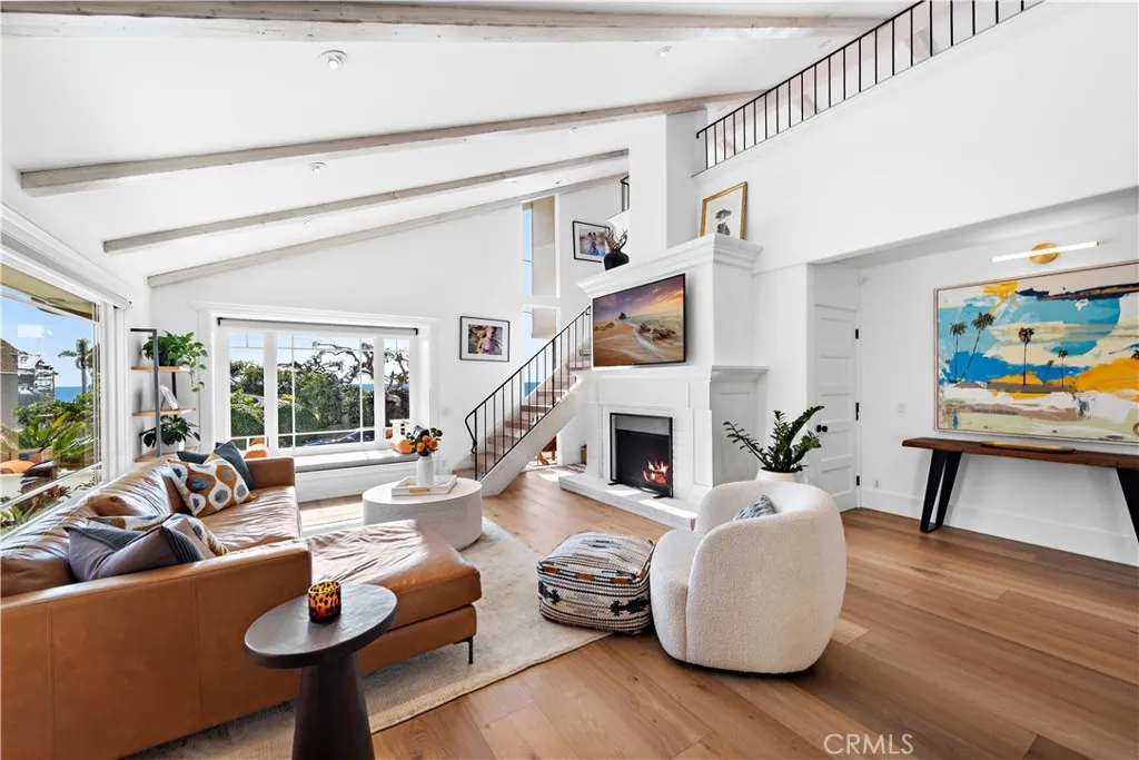 1930 Catalina St