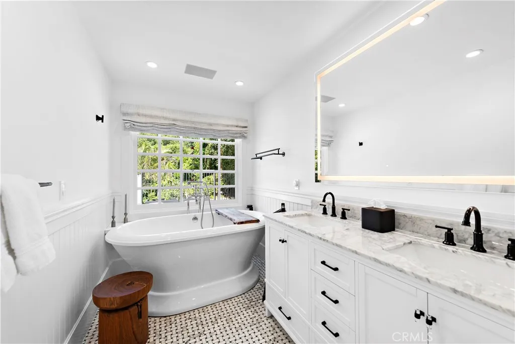 1930 Catalina St