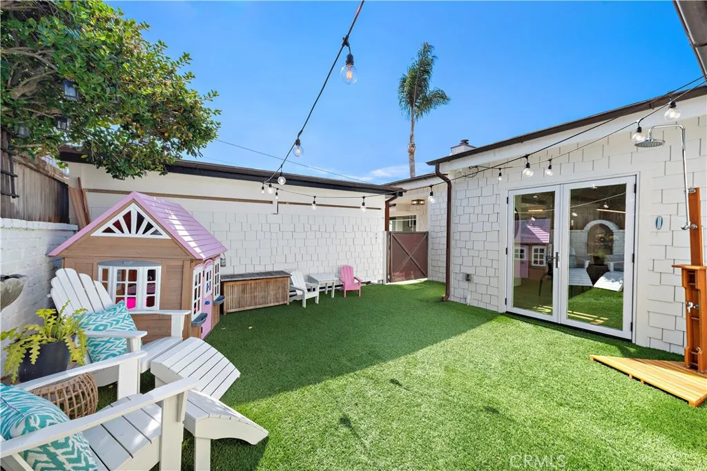 1930 Catalina St