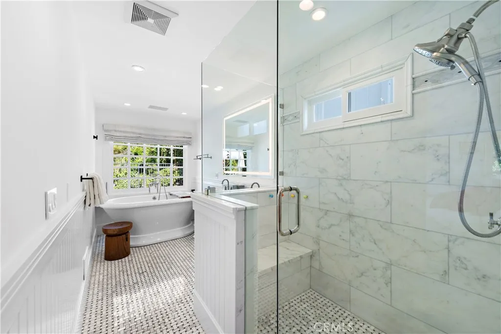 1930 Catalina St