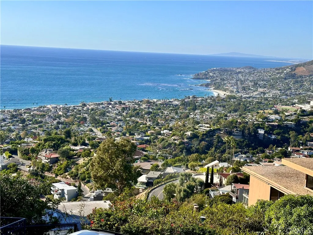 1325 La Mirada Street