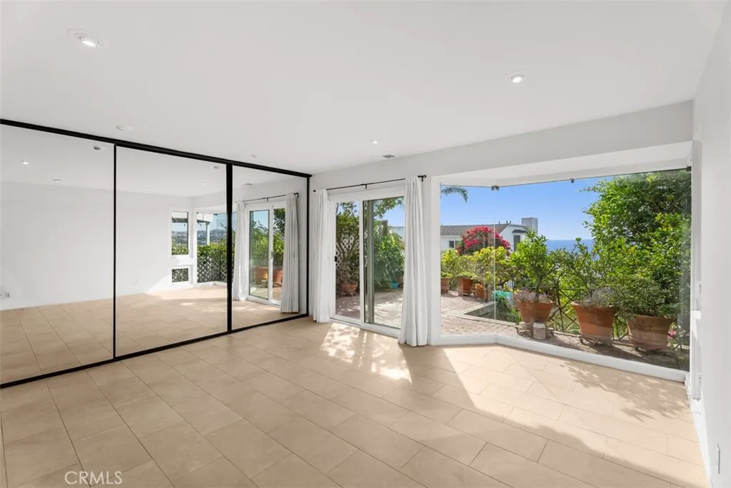 1325 La Mirada Street