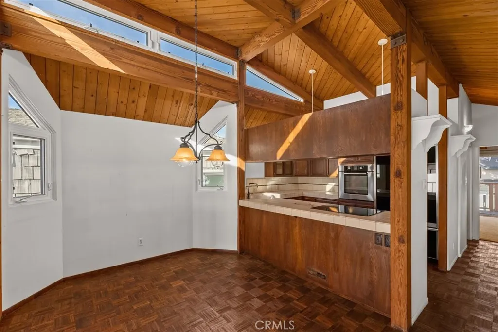 1325 La Mirada Street