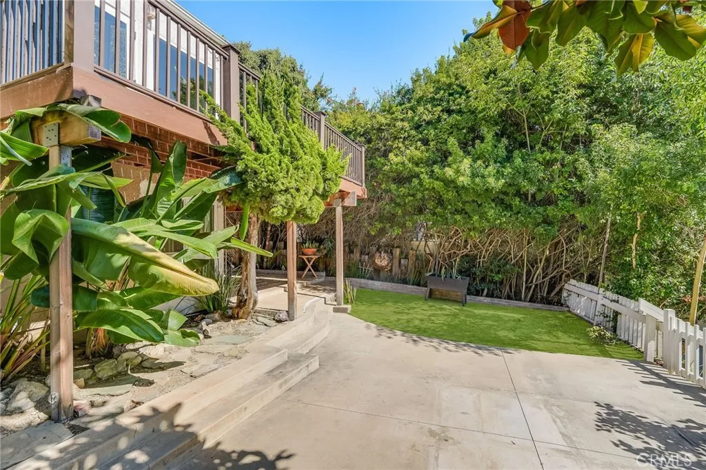 1125 Keller Way