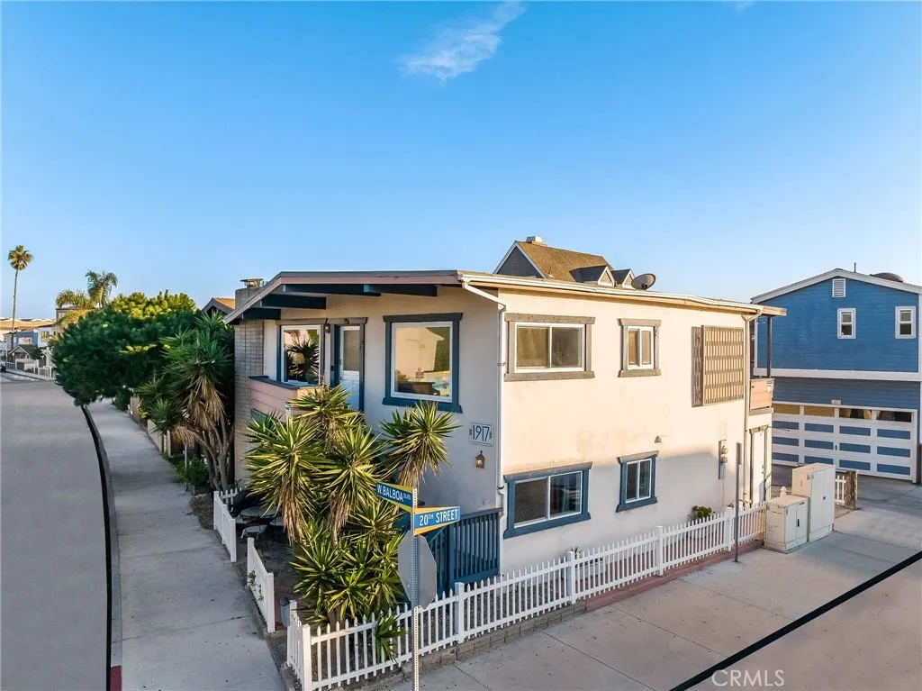 1917 W Balboa Boulevard