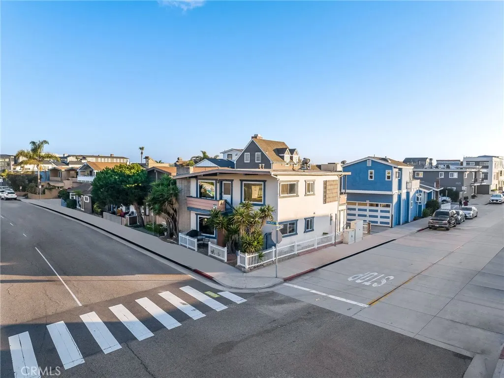 1917 W Balboa Boulevard
