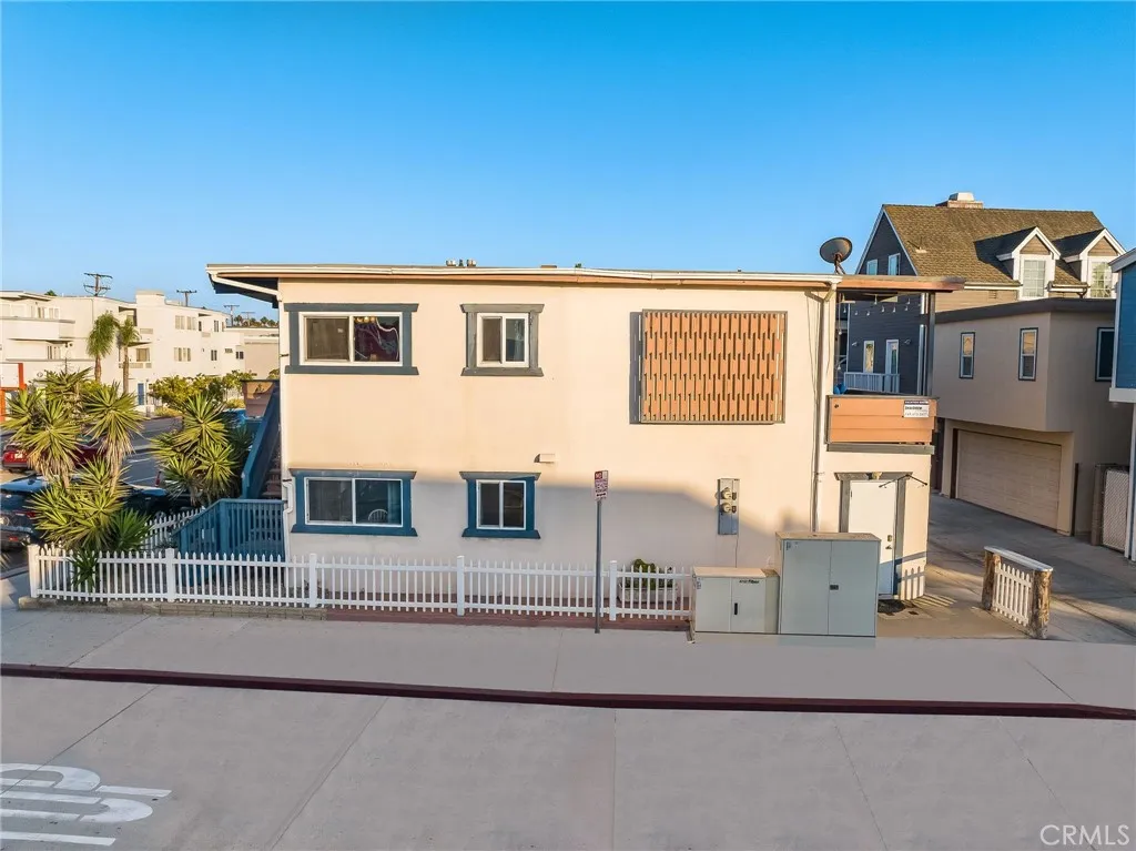 1917 W Balboa Boulevard
