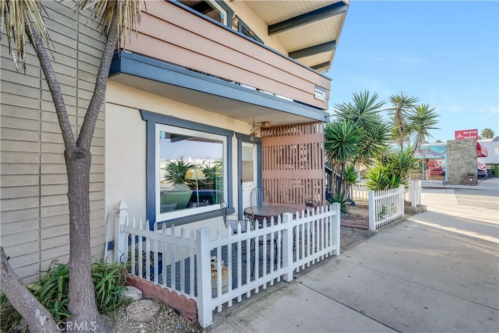 1917 W Balboa Boulevard