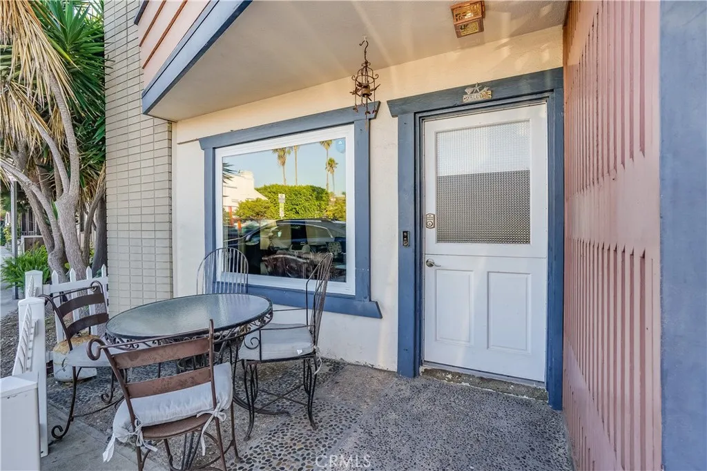 1917 W Balboa Boulevard