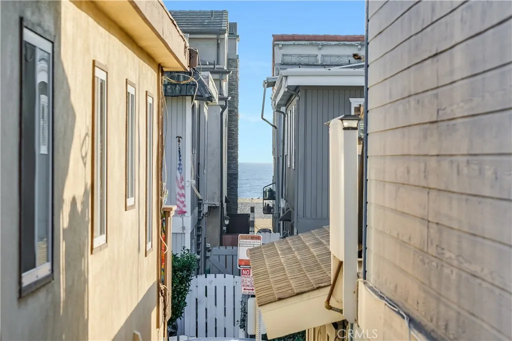 1917 W Balboa Boulevard