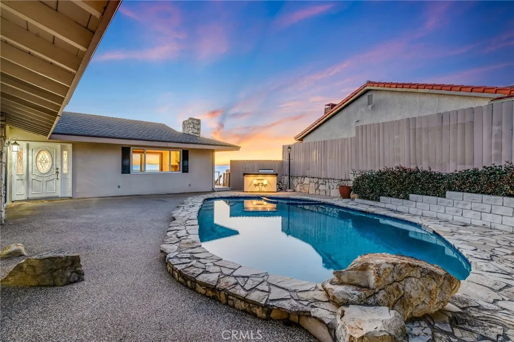 2925 Zell Drive