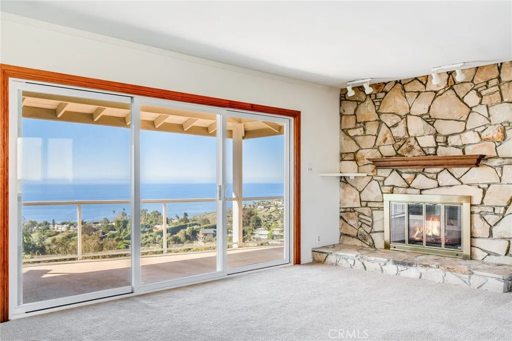 2925 Zell Drive