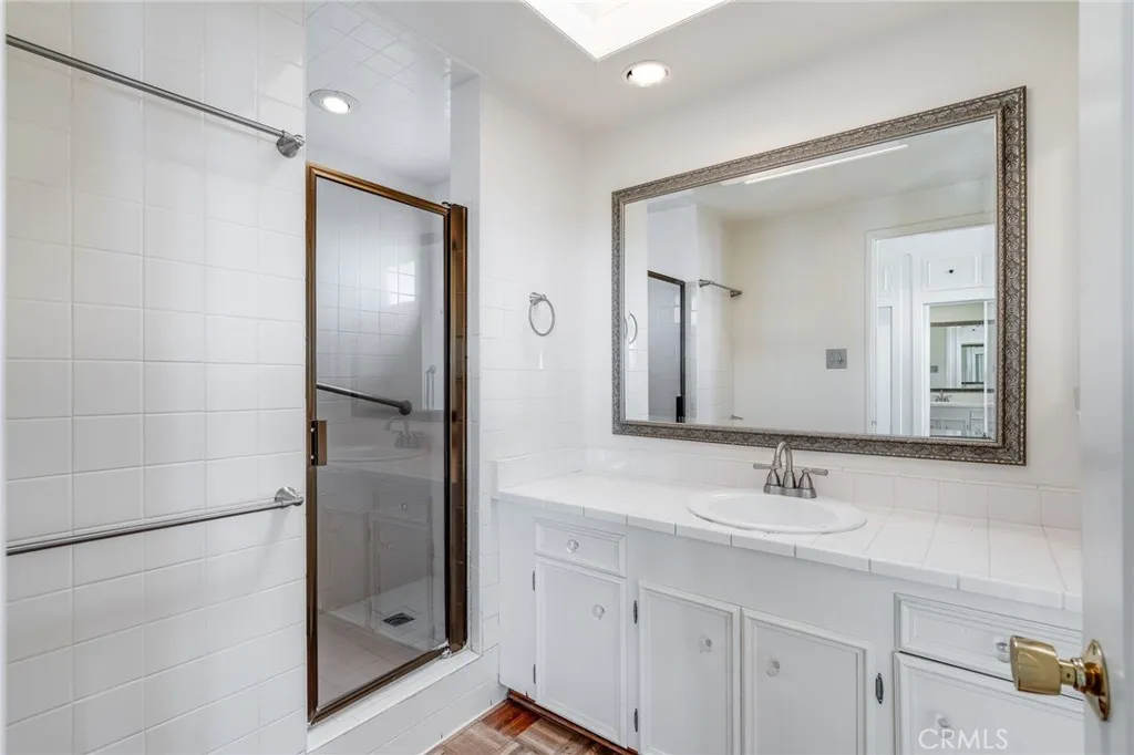 2925 Zell Drive