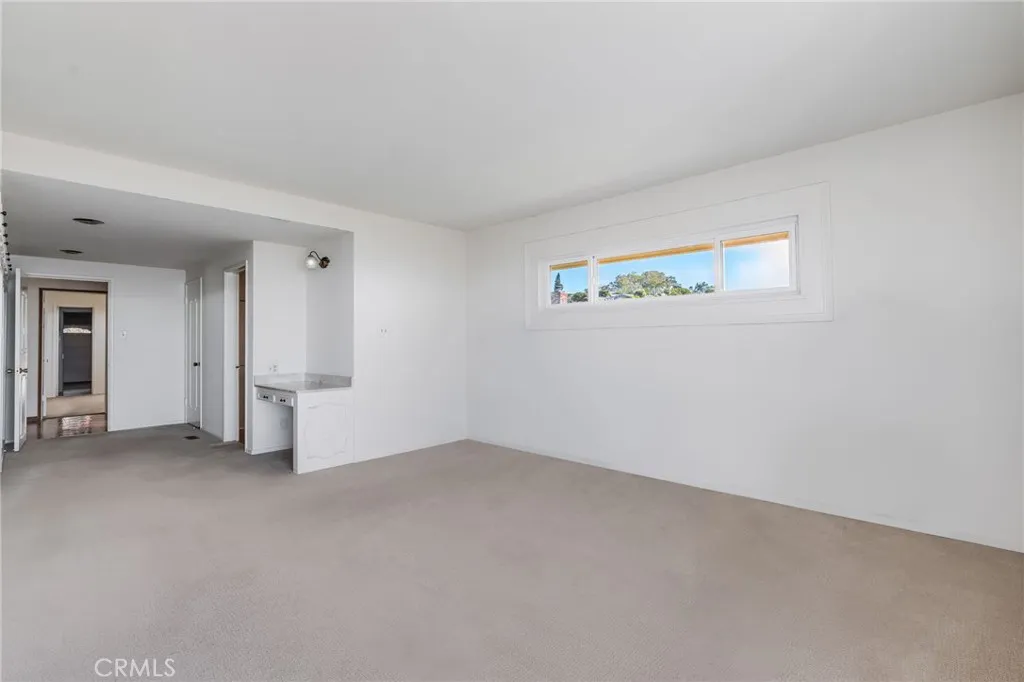 2925 Zell Drive