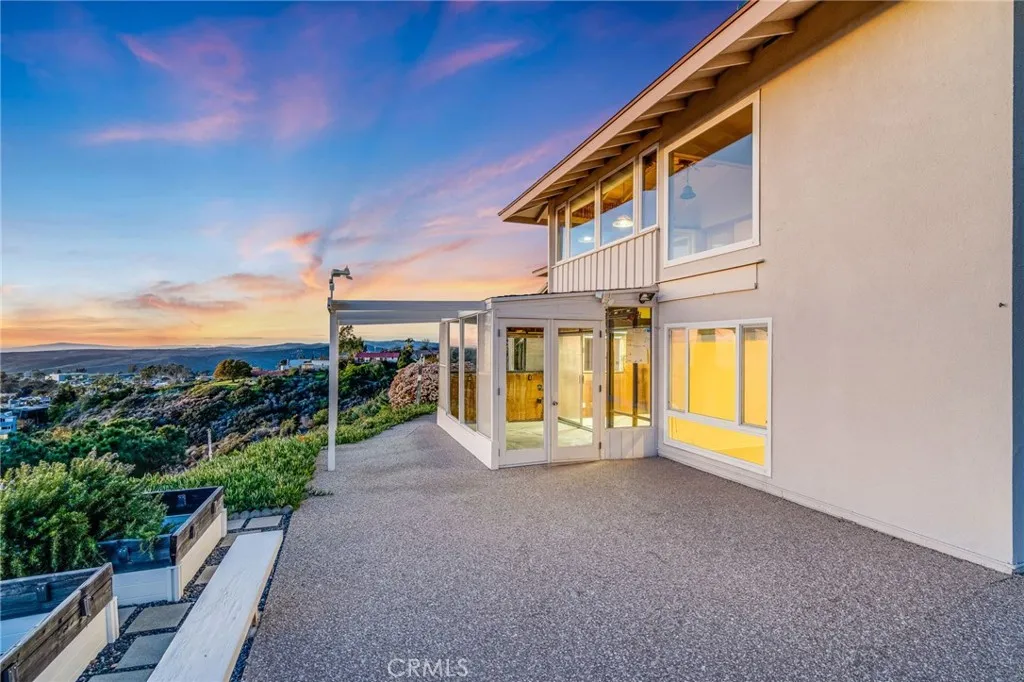 2925 Zell Drive