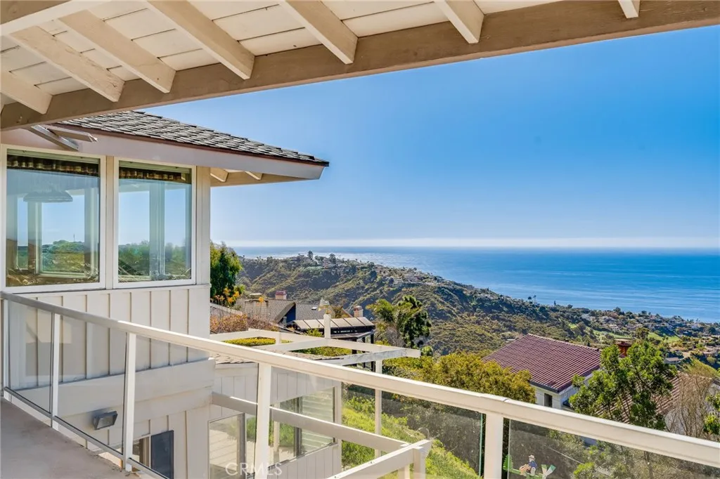2925 Zell Drive