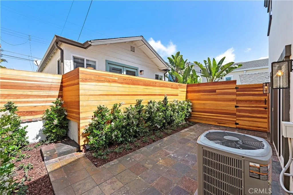 427 Iris Avenue