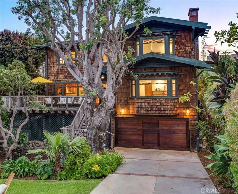 470 Flora Street