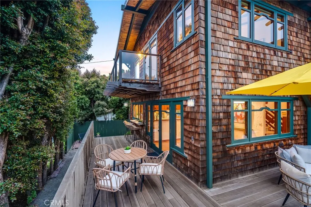 470 Flora Street
