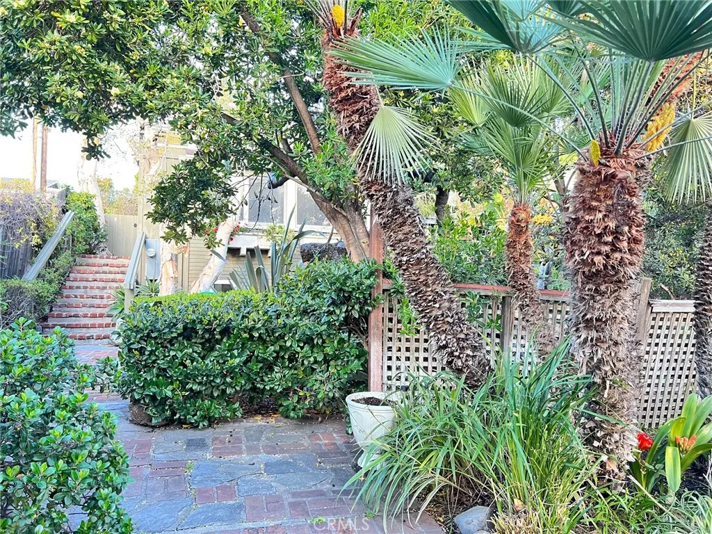 1742 Catalina Unit B