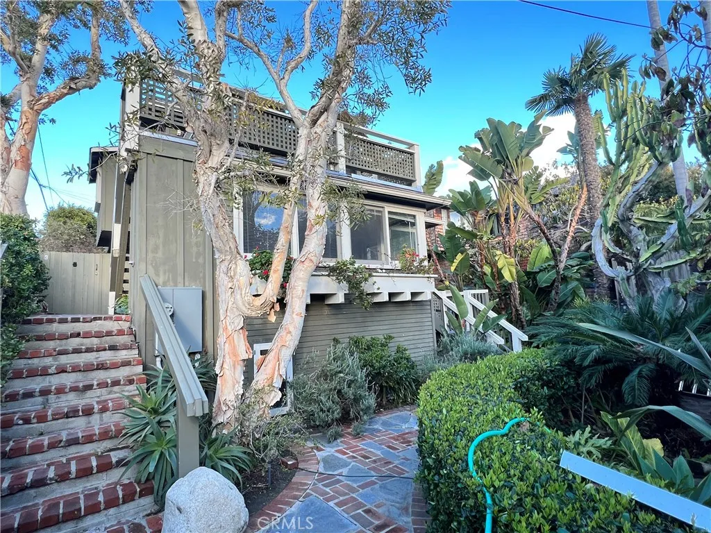 1742 Catalina Unit B