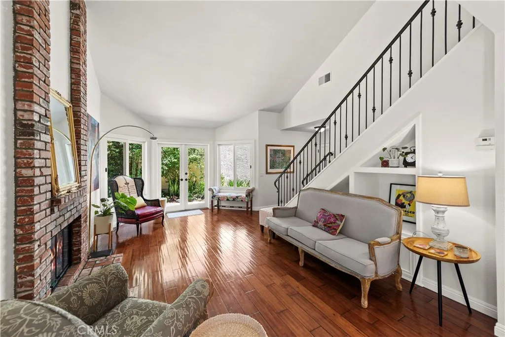 50 La Costa Court