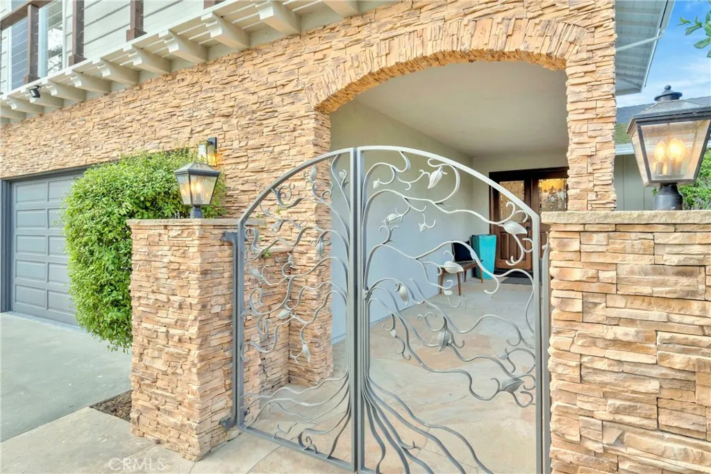 3043 Mountain View Drive