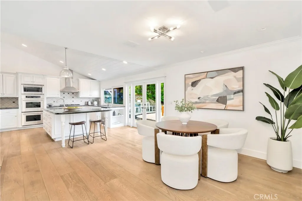 3043 Mountain View Drive