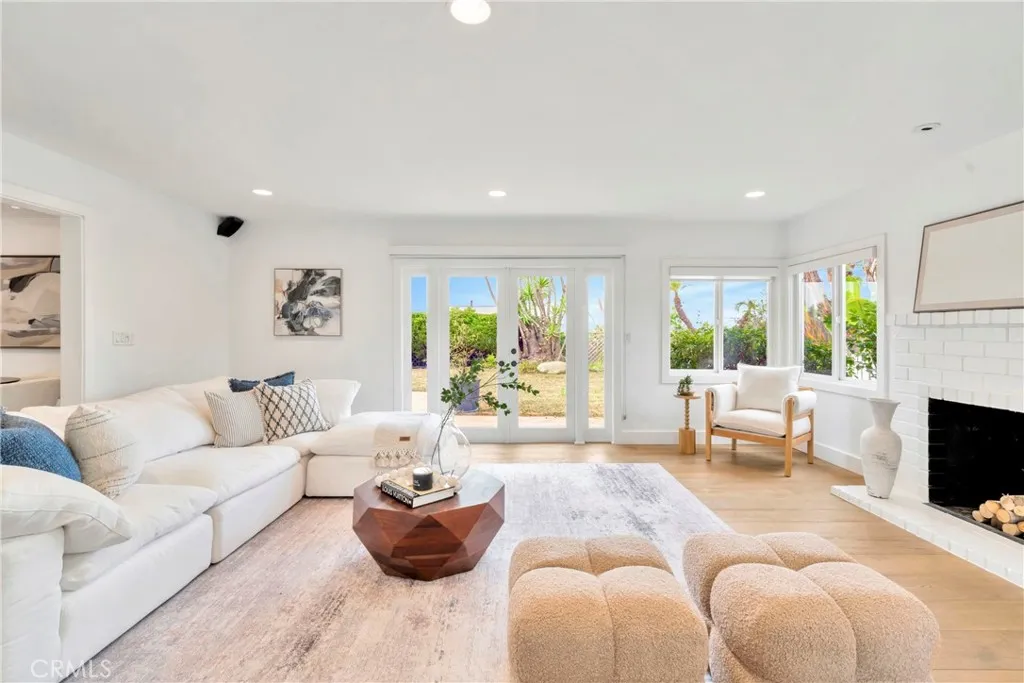 3043 Mountain View Drive