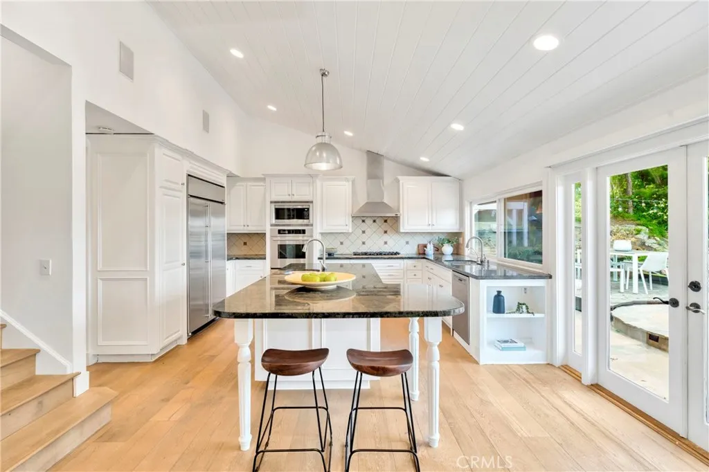 3043 Mountain View Drive