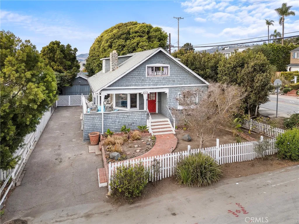 290 Diamond St