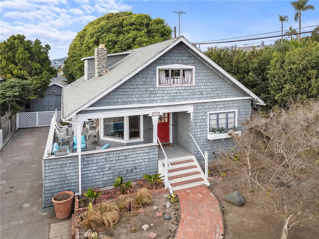 290 Diamond St