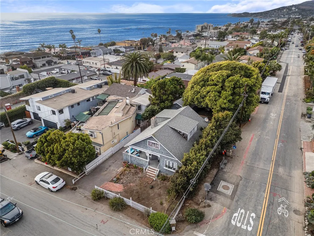 290 Diamond St
