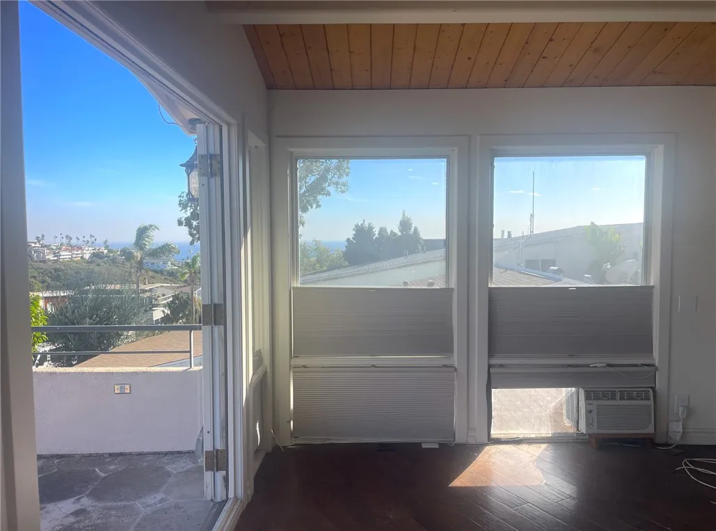 989 Miramar Street
