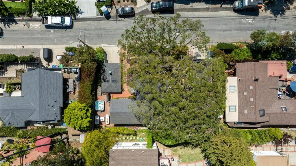 2130 Glenneyre Street