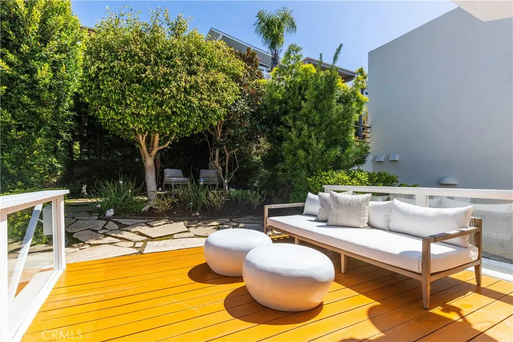 968 Acapulco Street