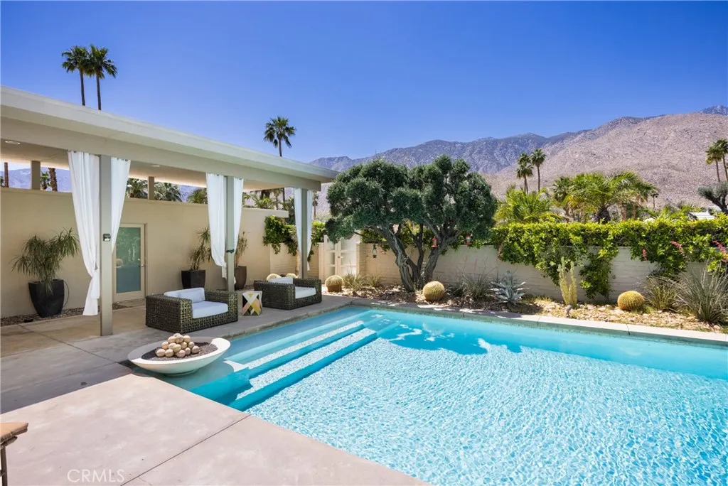 2320 South Camino Real