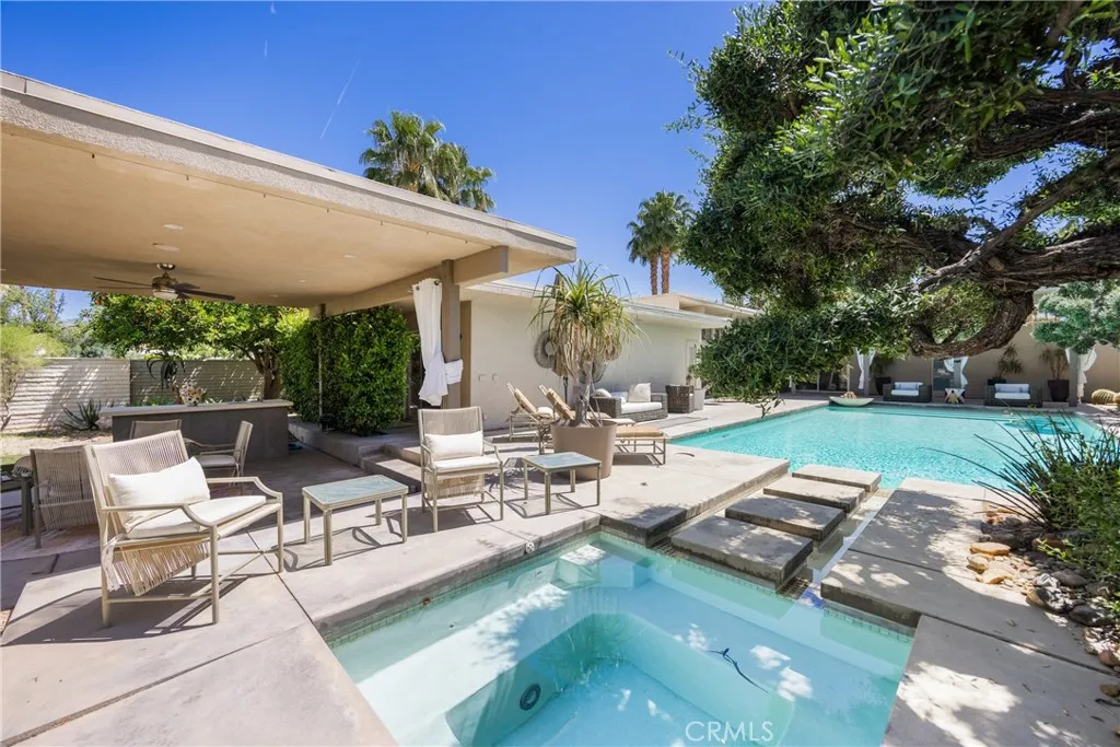2320 South Camino Real