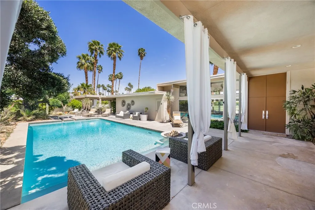 2320 South Camino Real