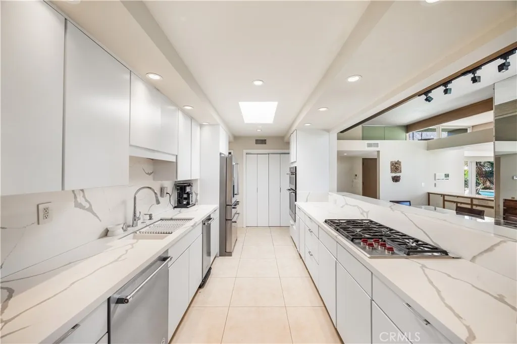 2320 South Camino Real