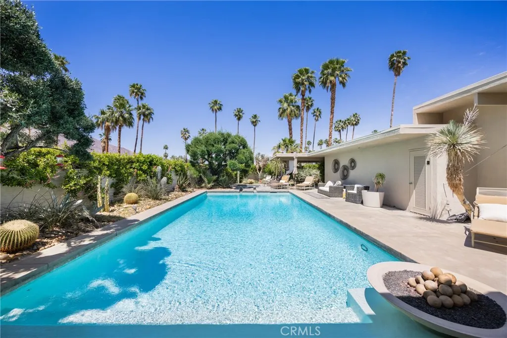 2320 South Camino Real